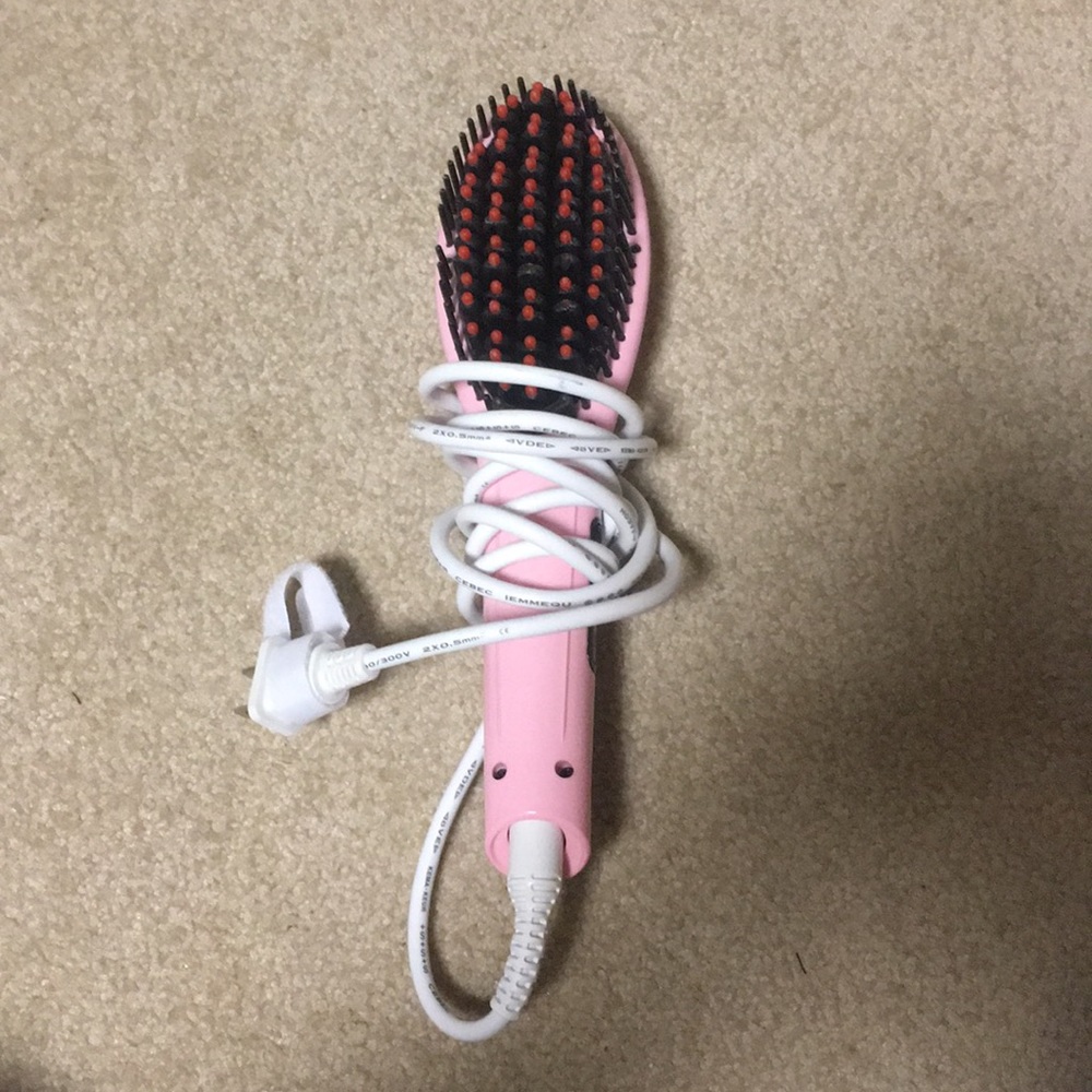 Hairbrush/straightener